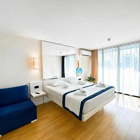 Panorama King Suite Vip Hotel Batumi Exterior photo